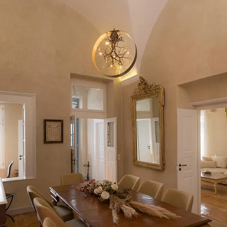 Mansion Oia (Santorini)